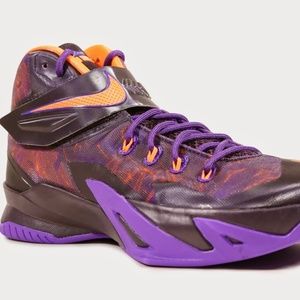 NEW Nike LeBron Zoom Soldier VIII Purple Men 9.5